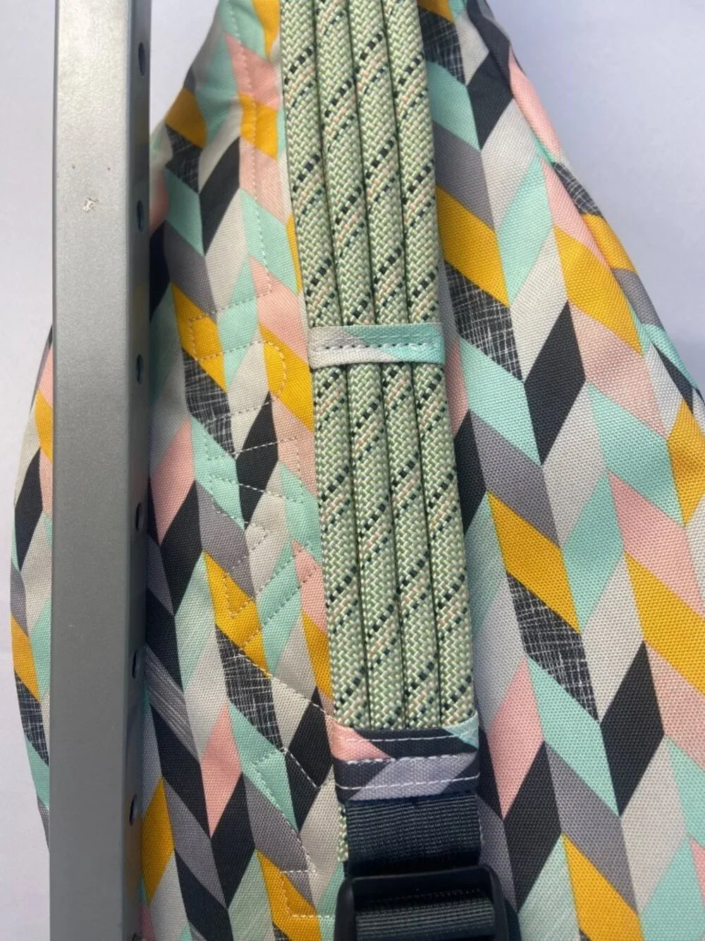 KAVU Rope Strap Sling Bag Crossbody Backpack Outdoors Geometric Chevron Print